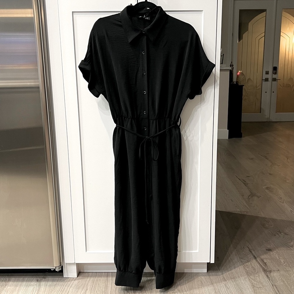 CEZELE Black Short Sleeve Button Pocket Drawstring Jumpsuit
